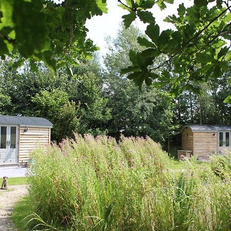 Luxury Shepherds Hut - The Moorhen By The Lake York Exterior photo